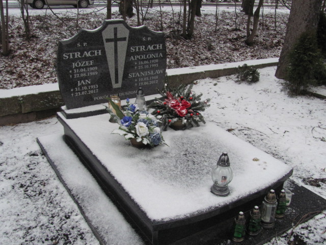 Grób Józef Strach