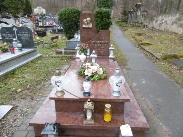 Grób Mieczysław Hołubowicz