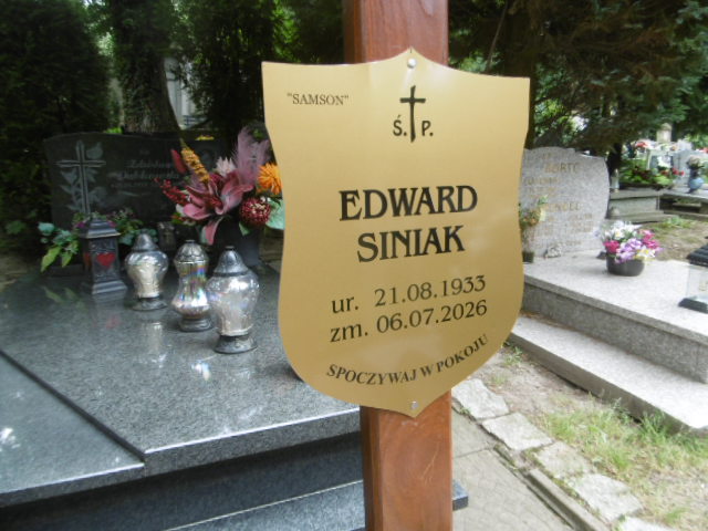 Edward Siniak 1933 Lwówek Śląski - Grobonet - Wyszukiwarka osób pochowanych