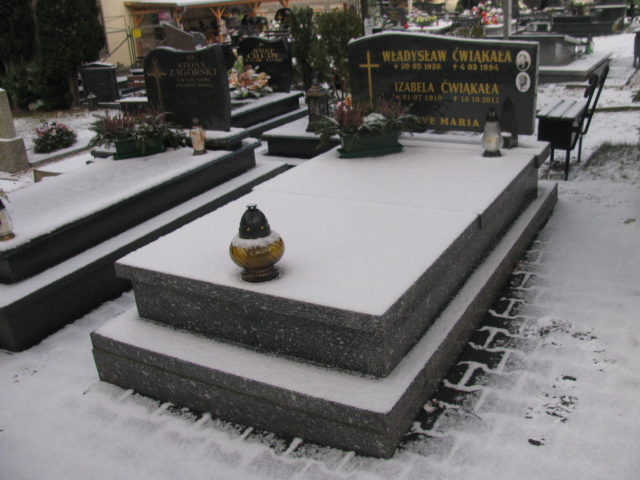 Grób Izabela Ćwiąkała