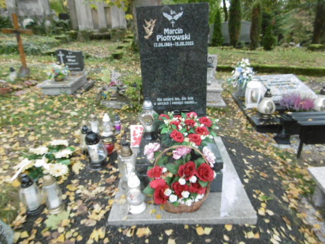 Grób Marcin Piotrowski