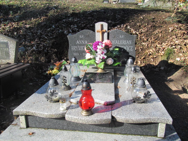 Grób Walerian Hryniewicz
